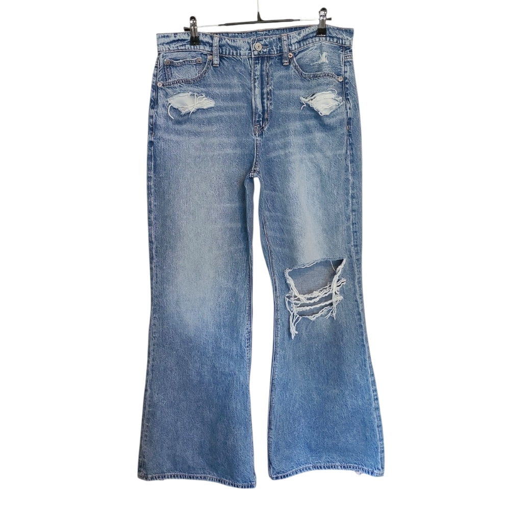 Women's AE Low Rise Baggy Flare Jeans Size 8 *SHORT* Distressed - Picture 4 of 12